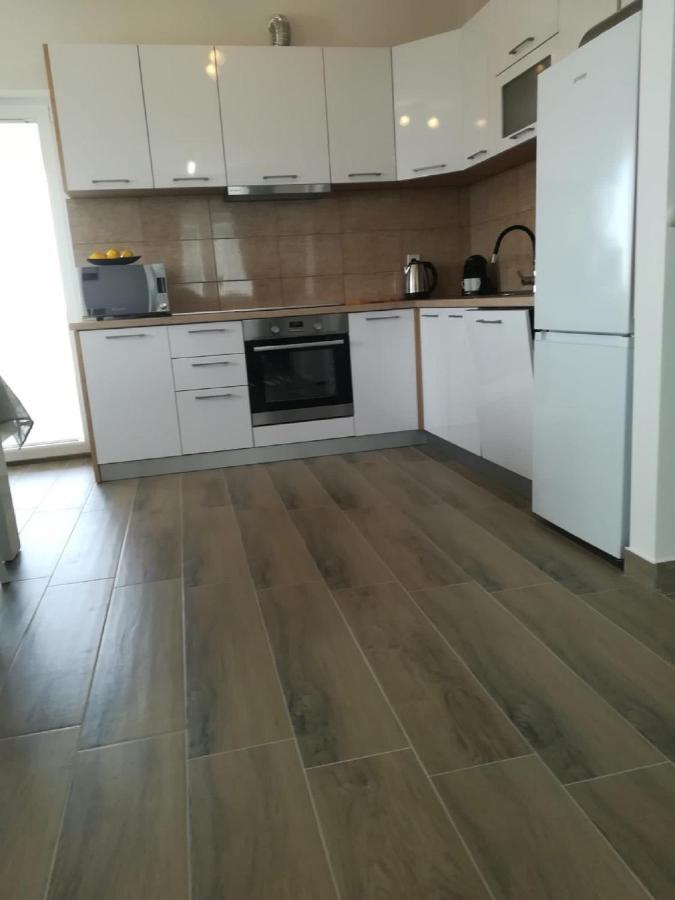 Apartment Villa Bijele Stijene Karlobag Eksteriør billede